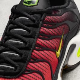 Air Max Plus Tuned Black Volt