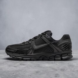 Zoom Vomero 5 Black
