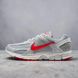 Zoom Vomero 5 Greey red