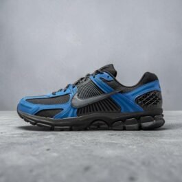 Zoom Vomero 5 Court Blue