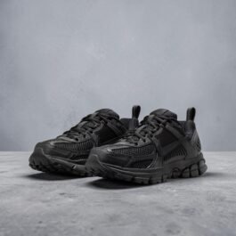 Zoom Vomero 5 Black Ado