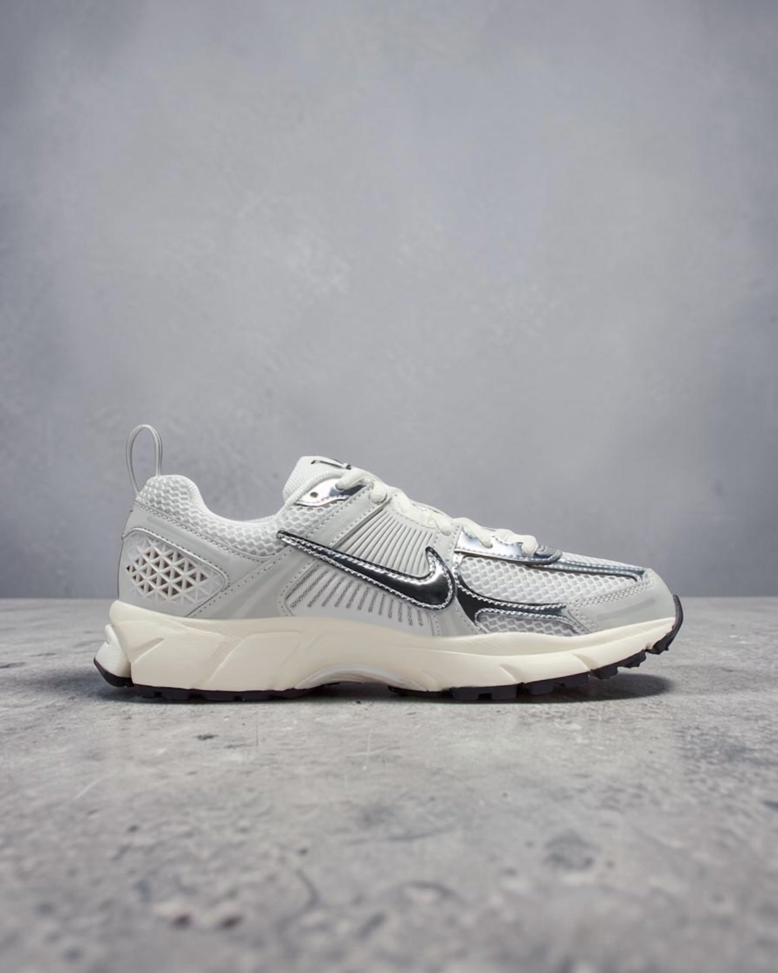 Zoom Vomero 5 Chrome Ado – Image 3