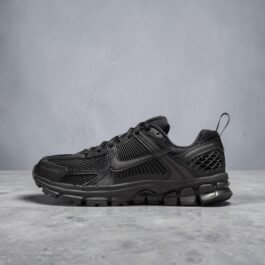 Zoom Vomero 5 Black Ado