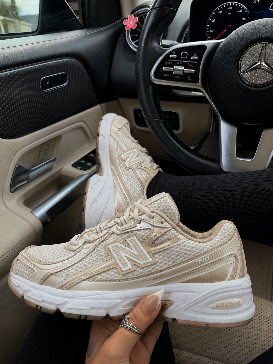 New Balance 740 Timberwolf Beige Ado – Image 2