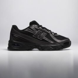 New Balance 740 Full Black Ado