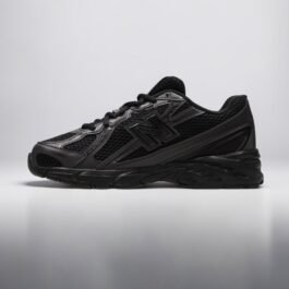 New Balance 740 Full Black Ado