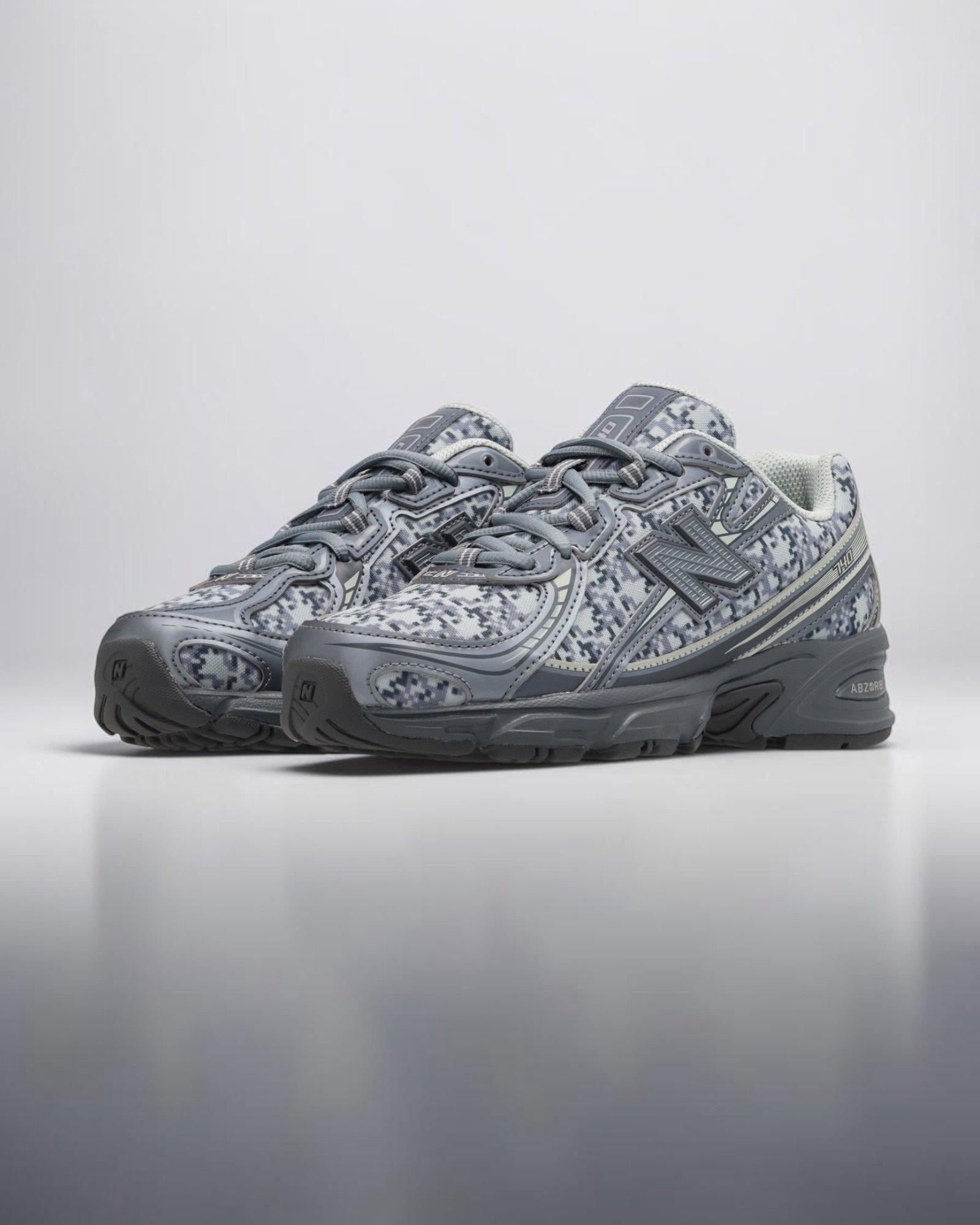 New Balance 740 Grey-Graphite Ado – Image 2