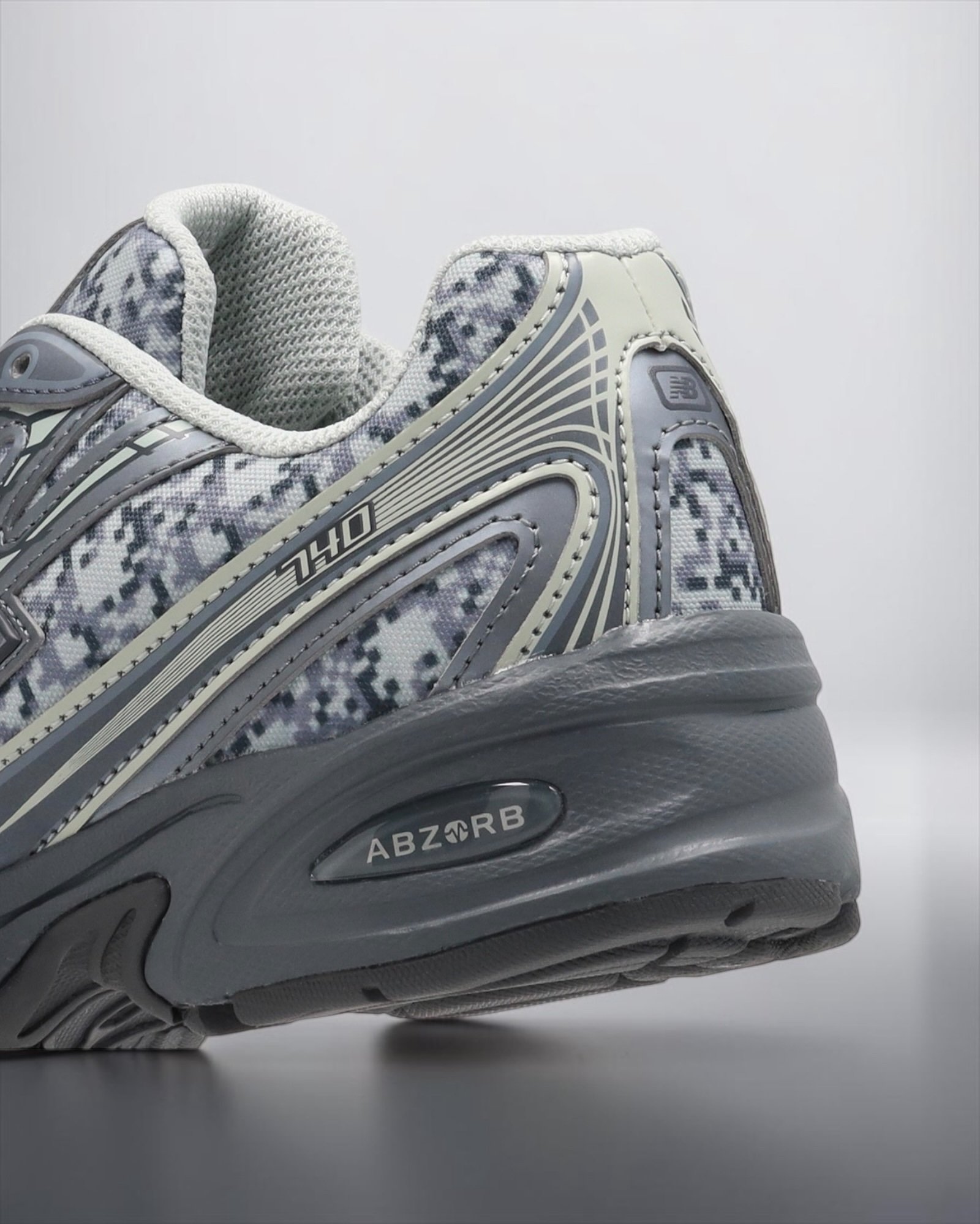 New Balance 740 Grey-Graphite Ado – Image 6