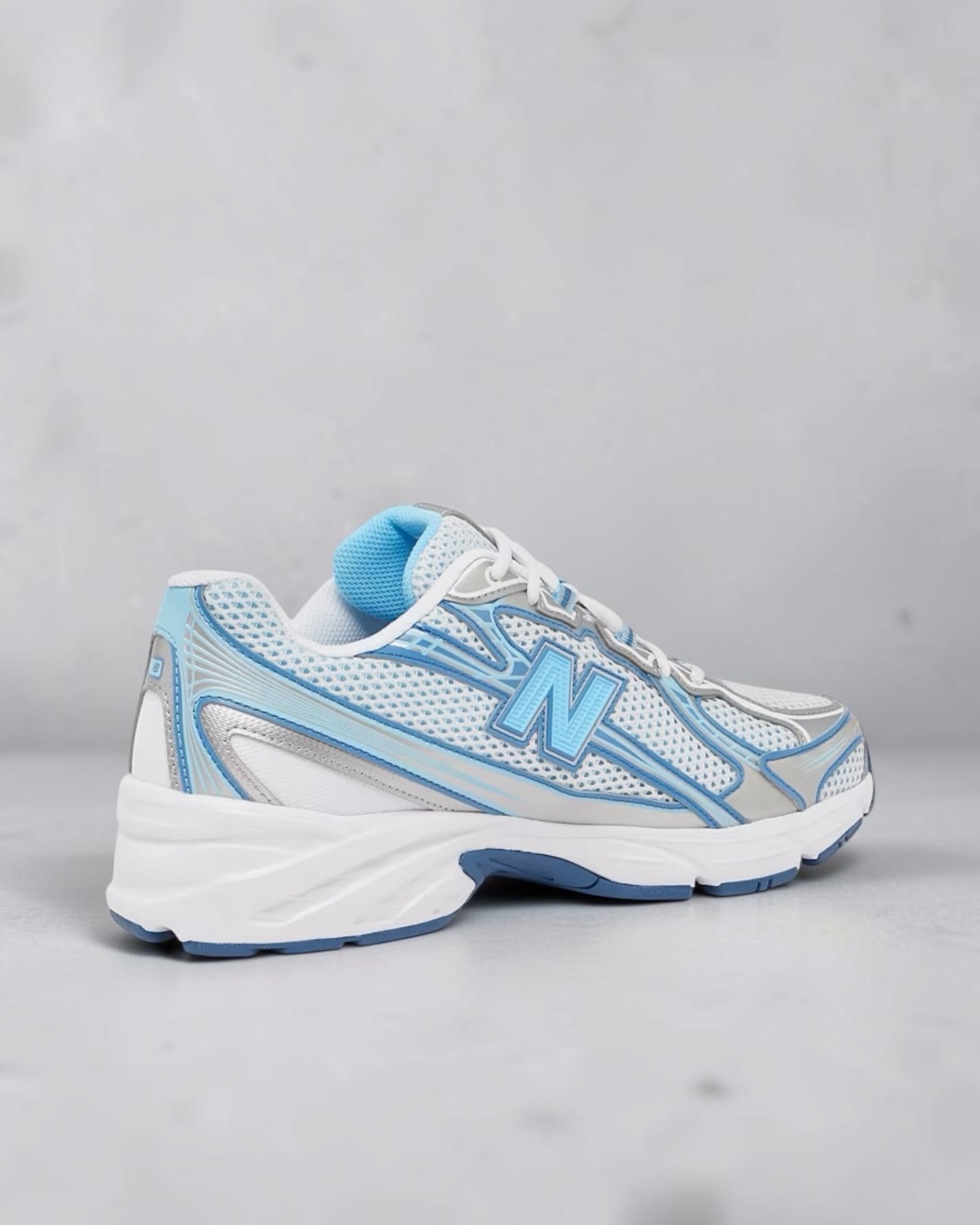 New Balance 740 White Blue – Image 2