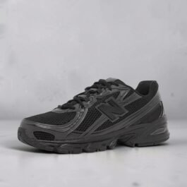 New Balance 740 Black-Black