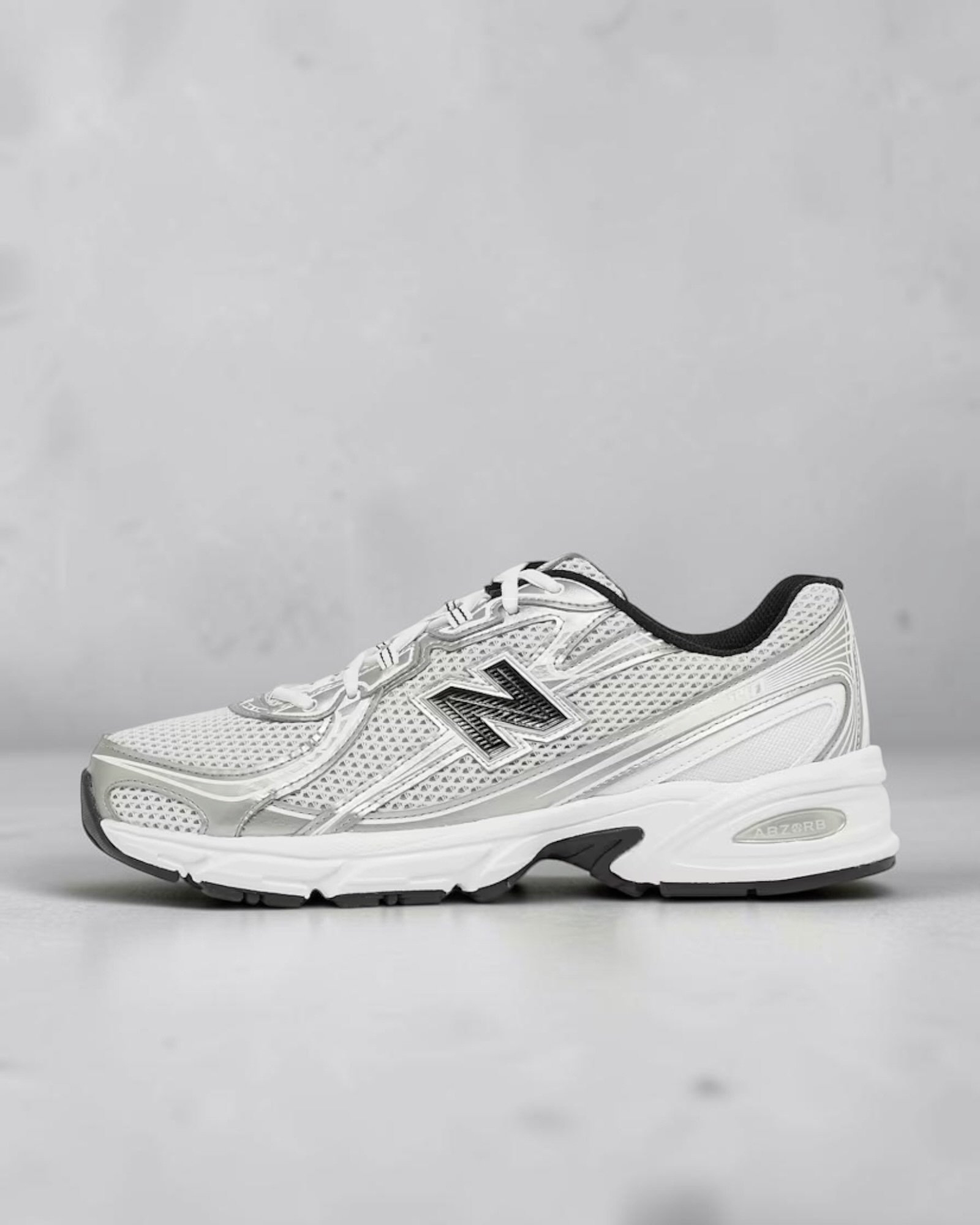 New Balance 740 White-Black