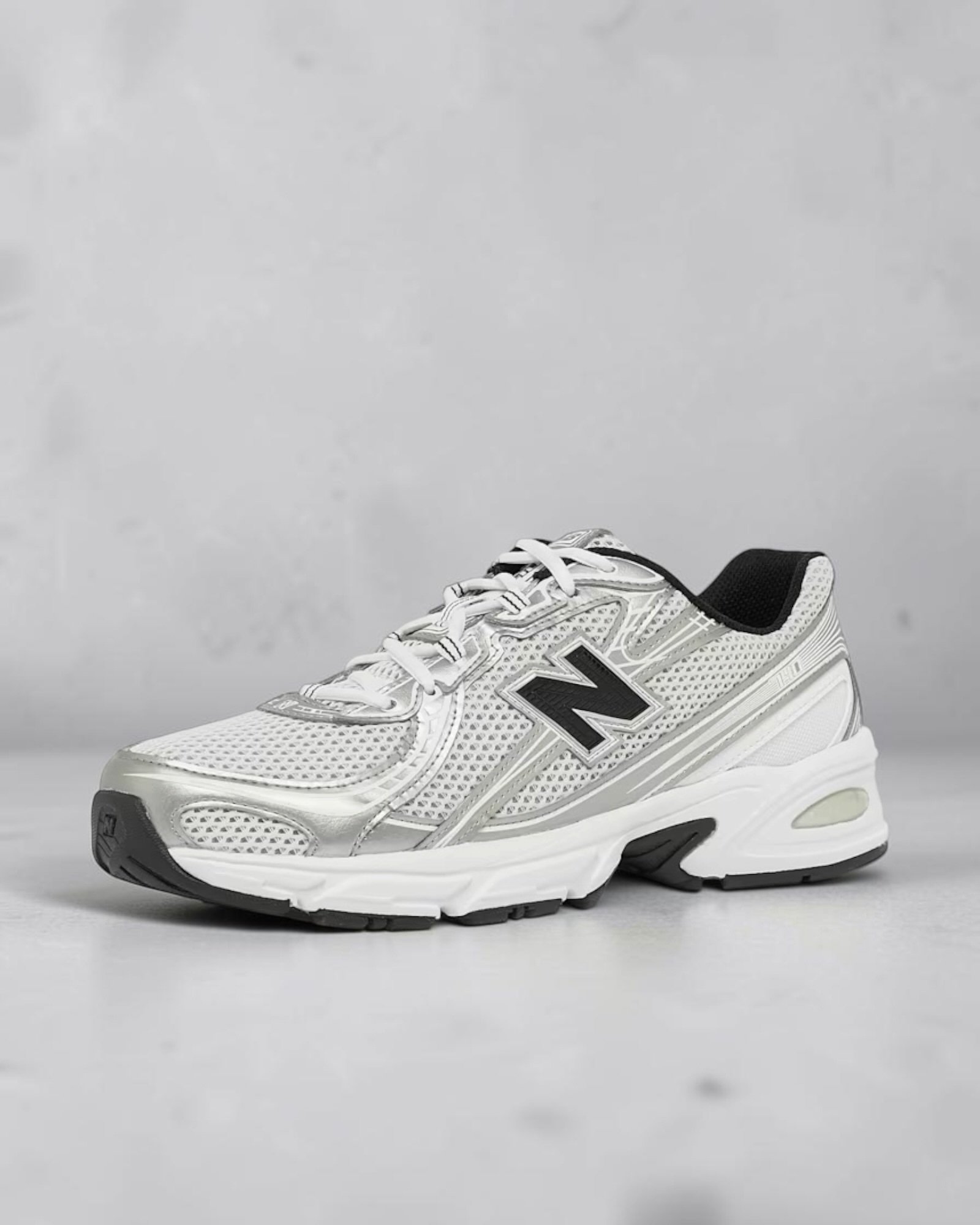 New Balance 740 White-Black – Image 2