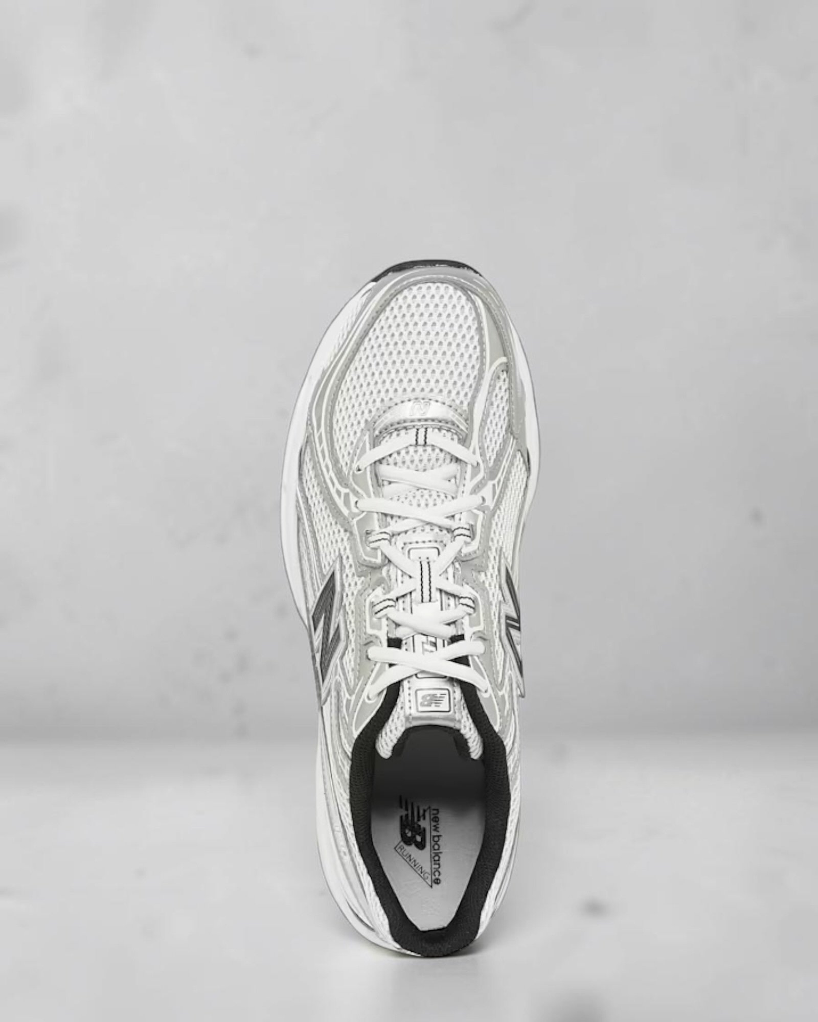 New Balance 740 White-Black – Image 4