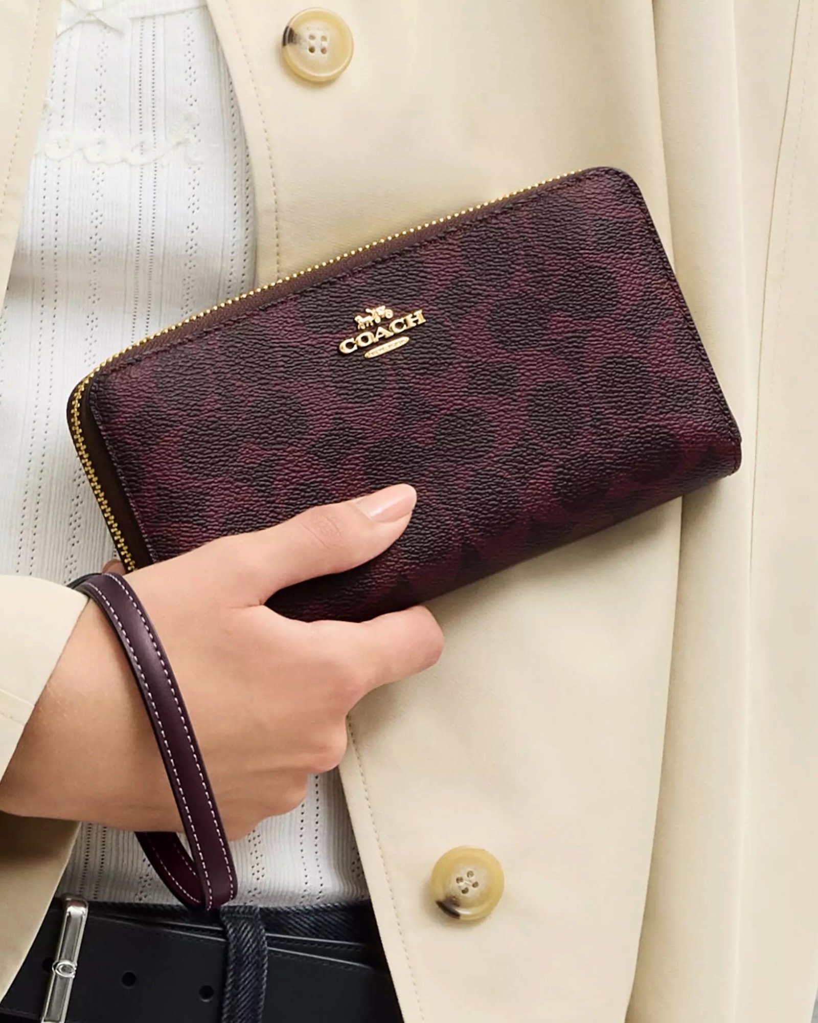 Portefeuille à zip-contour en toile Coach Cassis – Image 3