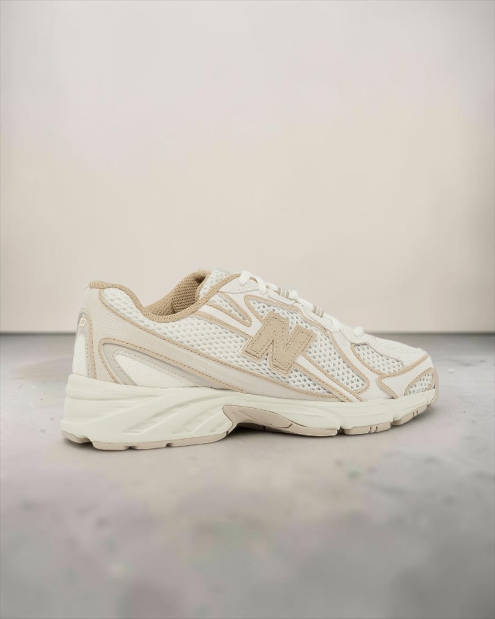 New Balance 740 Beige Unisexe – Image 2